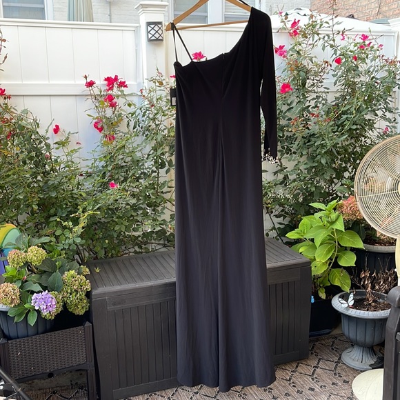 Mac Duggal - One Sleeve Beaded Cuff Side Twist Gown - Black 14 - Picture 13 of 16